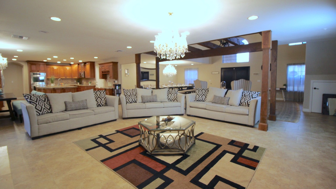 Photo of Livingroom in Estate Grove Valencia Est