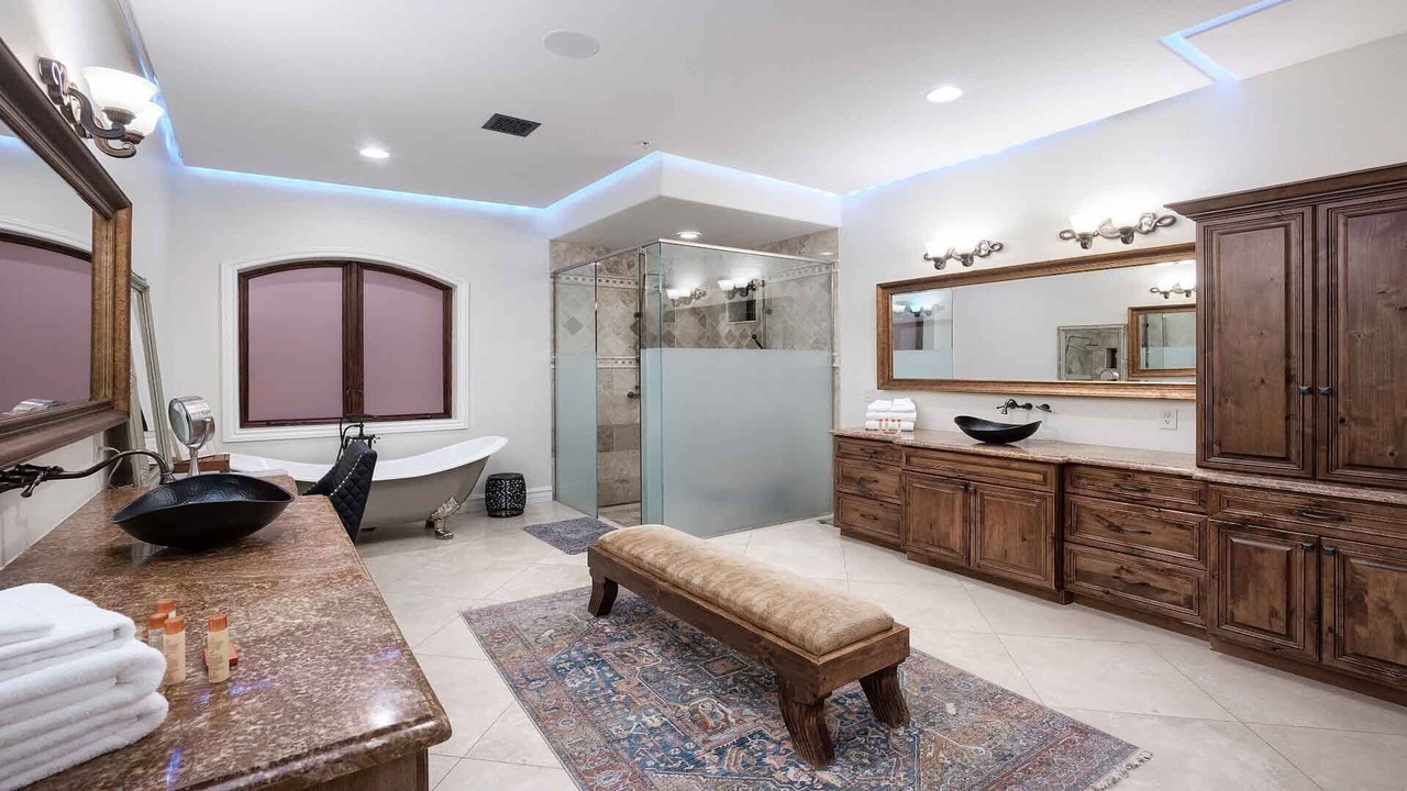 Photo of Bathroom in Country Club Acres