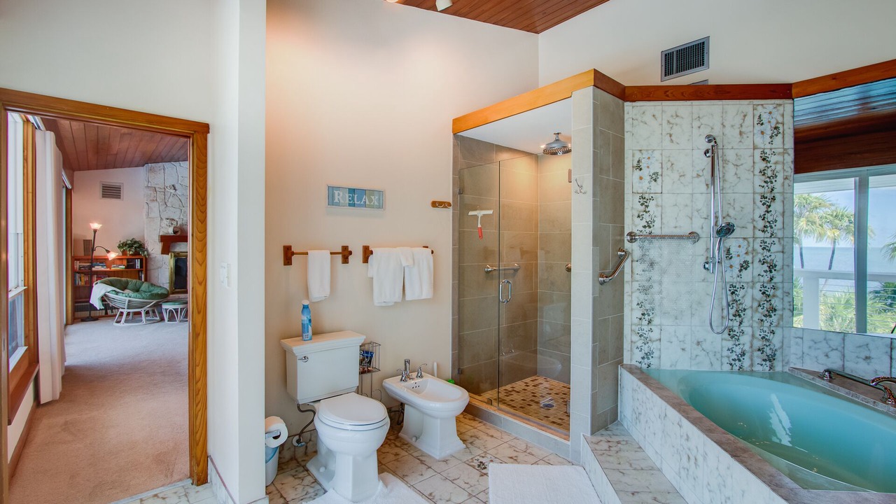 Photo of Bathroom in Islamorada