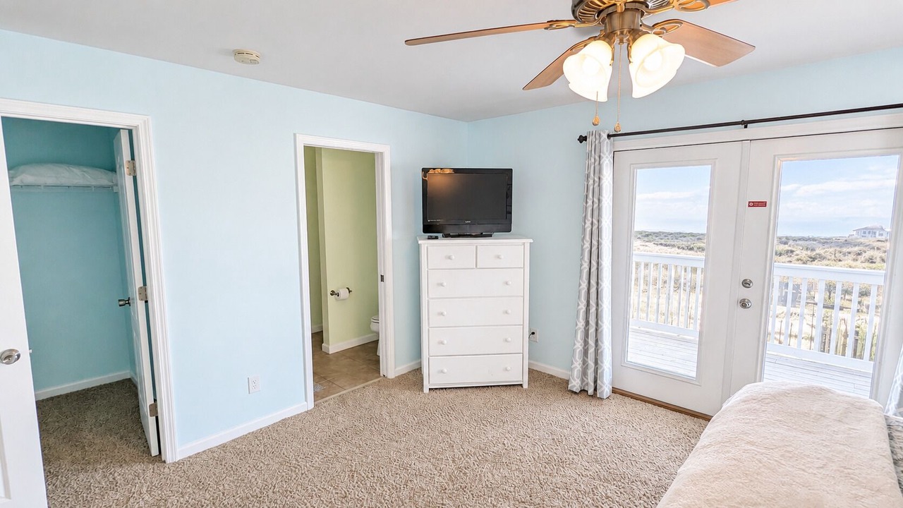 Photo of Bedroom in Crescent Beach