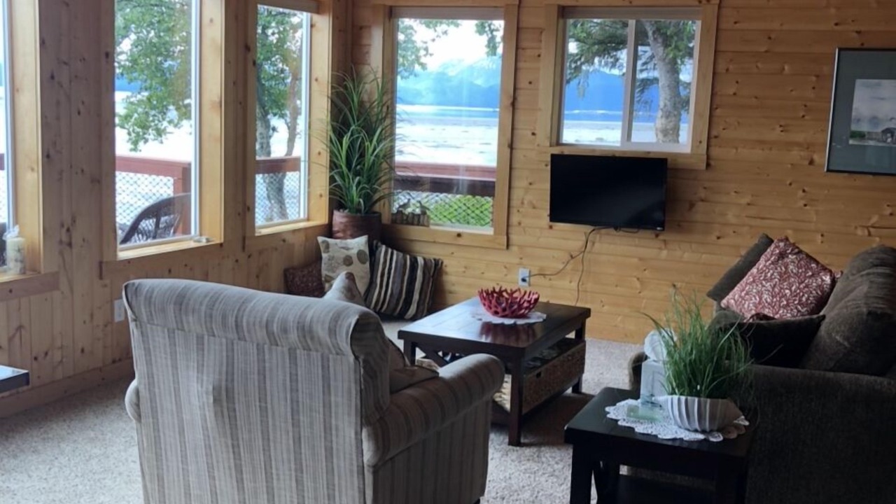 Photo of Livingroom in Homer