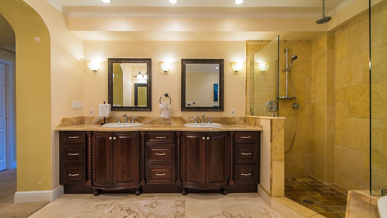 Photo of Bathroom in Marathon
