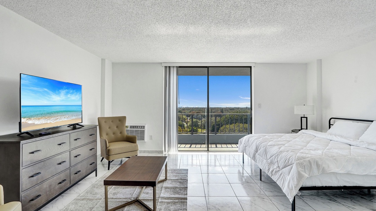 Photo of Bedroom in Golden Glades