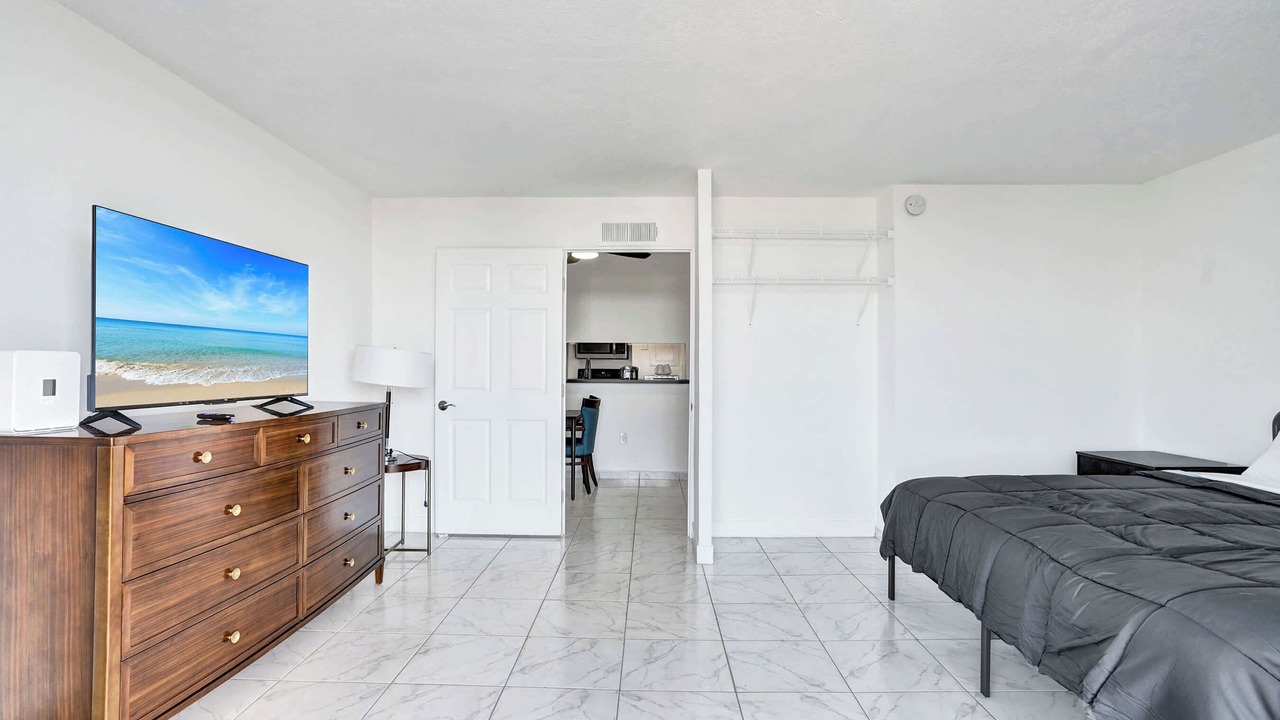 Photo of Bedroom in Golden Glades