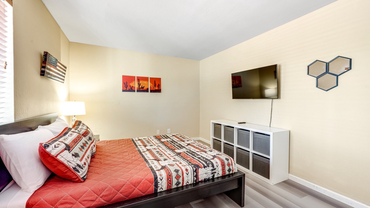 Photo of Bedroom in Raskin Estates