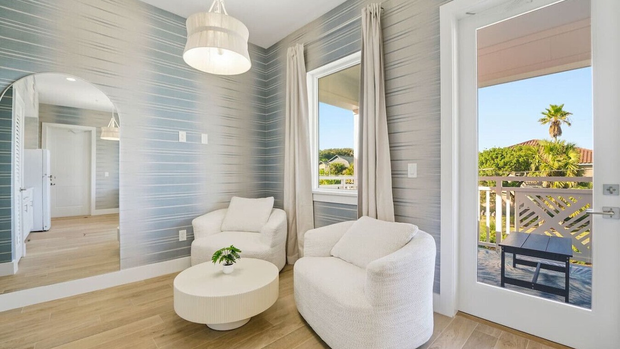 Photo of Livingroom in Coquina Gables