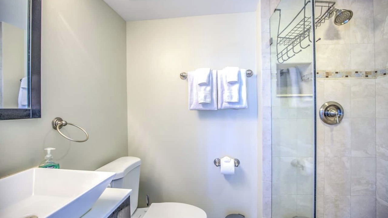 Photo of Bathroom in Marathon