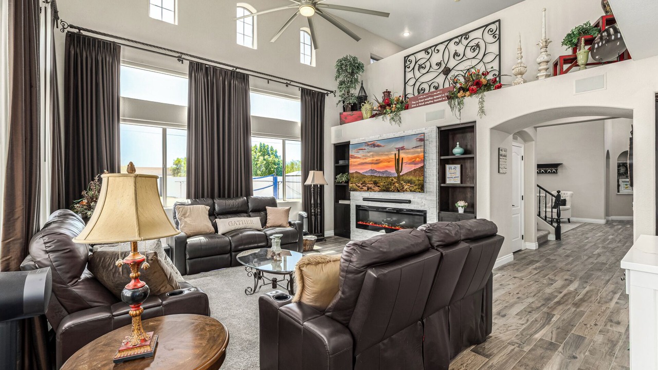 Photo of Livingroom in East Mesa