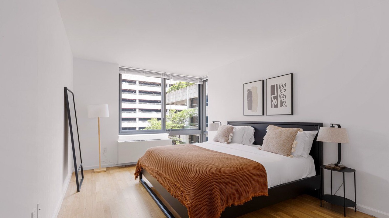 Photo of Bedroom in Hunters Point
