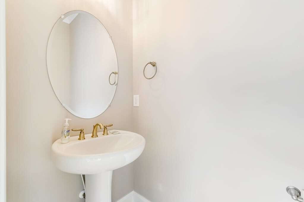 Photo of Bathroom in Country Club Estates