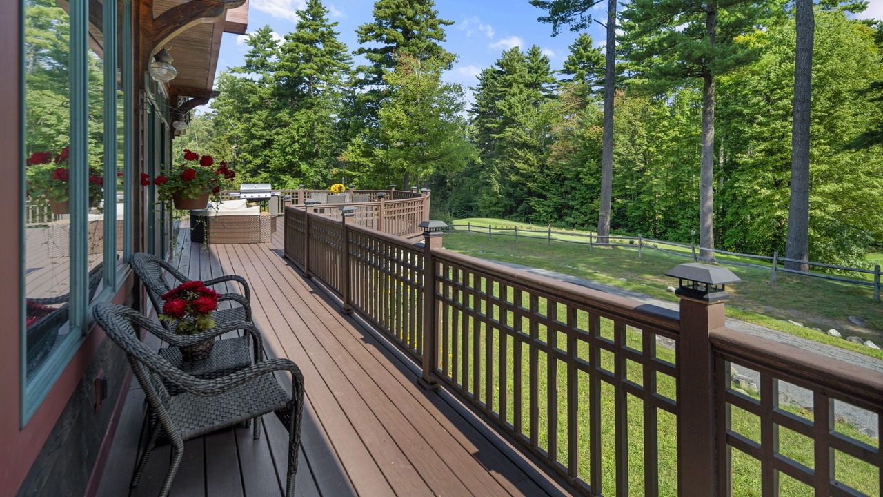 Photo of Patio Balcony in Bolton Landing