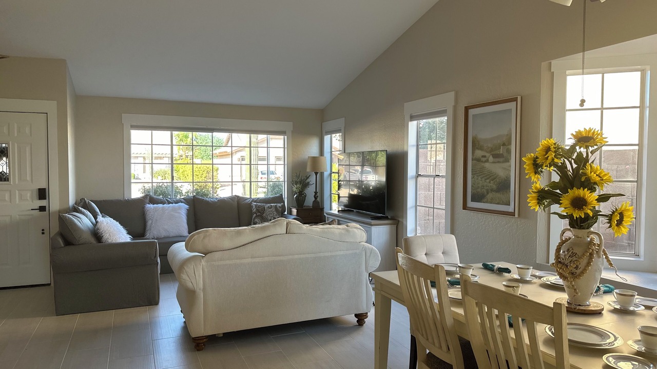 Photo of Livingroom in Alta Mesa