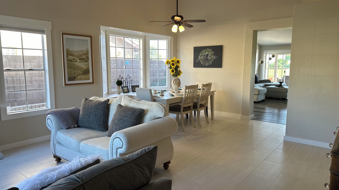 Photo of Livingroom in Alta Mesa