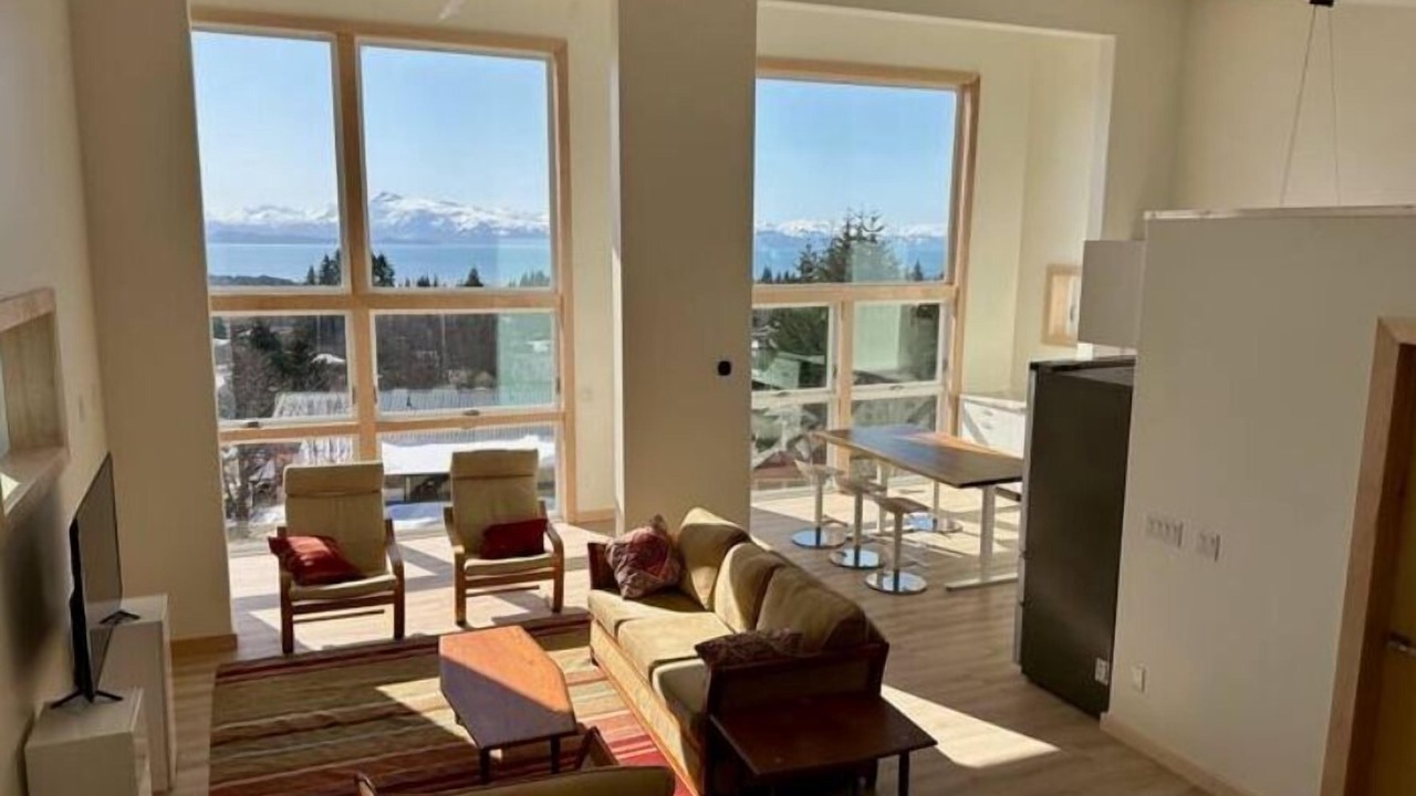 Photo of Livingroom in Homer
