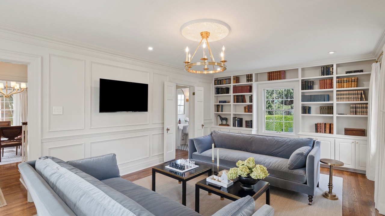 Photo of Livingroom in Lexington