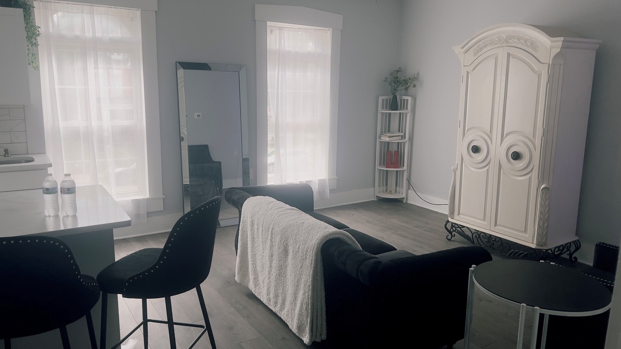 Photo of Livingroom in Northside District
