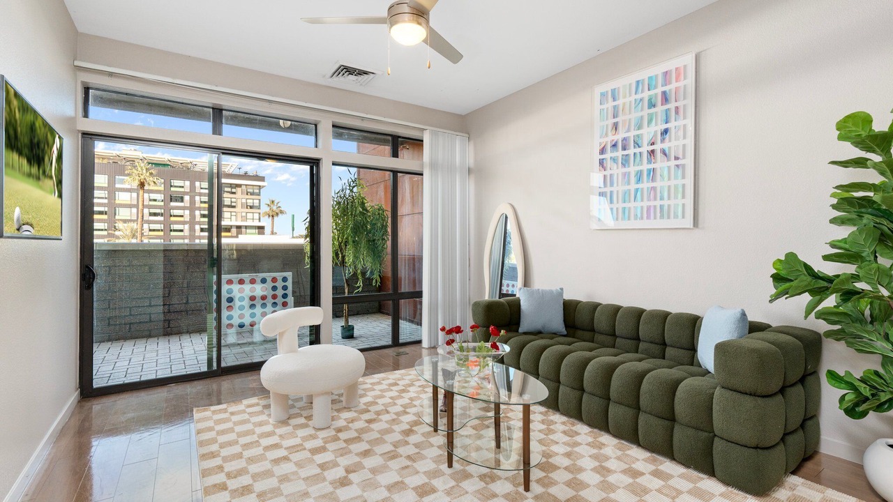 Photo of Livingroom in Evans Churchill