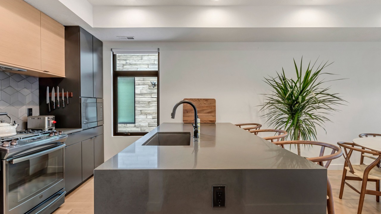 Photo of Kitchen in People's Freeway