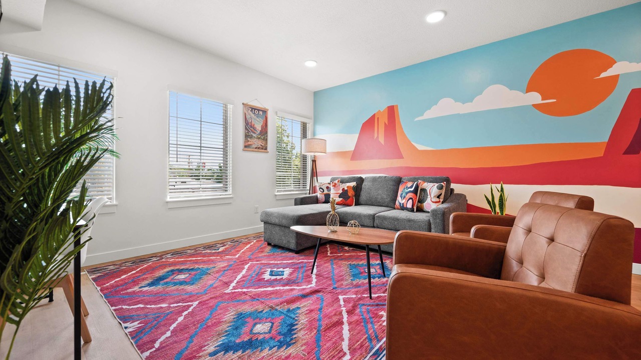 Photo of Livingroom in People's Freeway