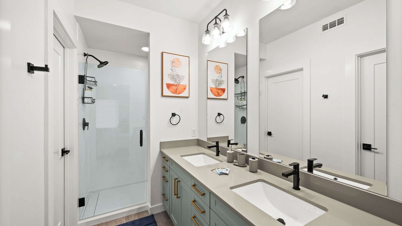 Photo of Bathroom in People's Freeway