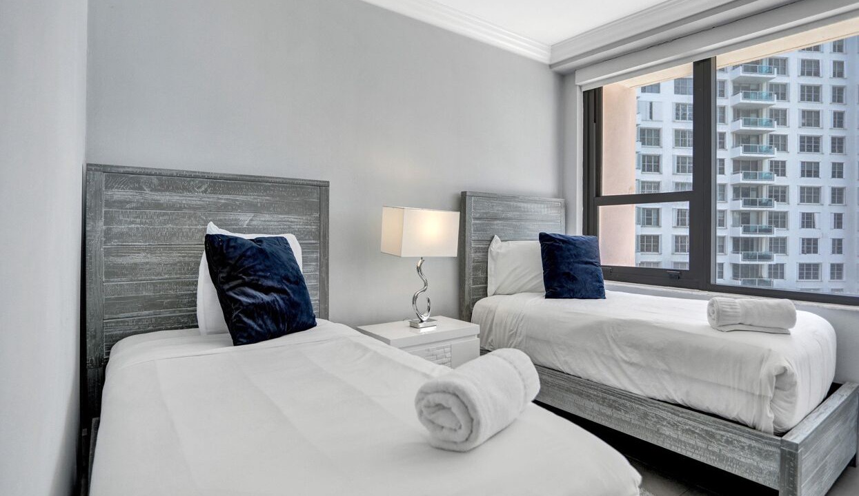 Photo of Bedroom in Mid Beach