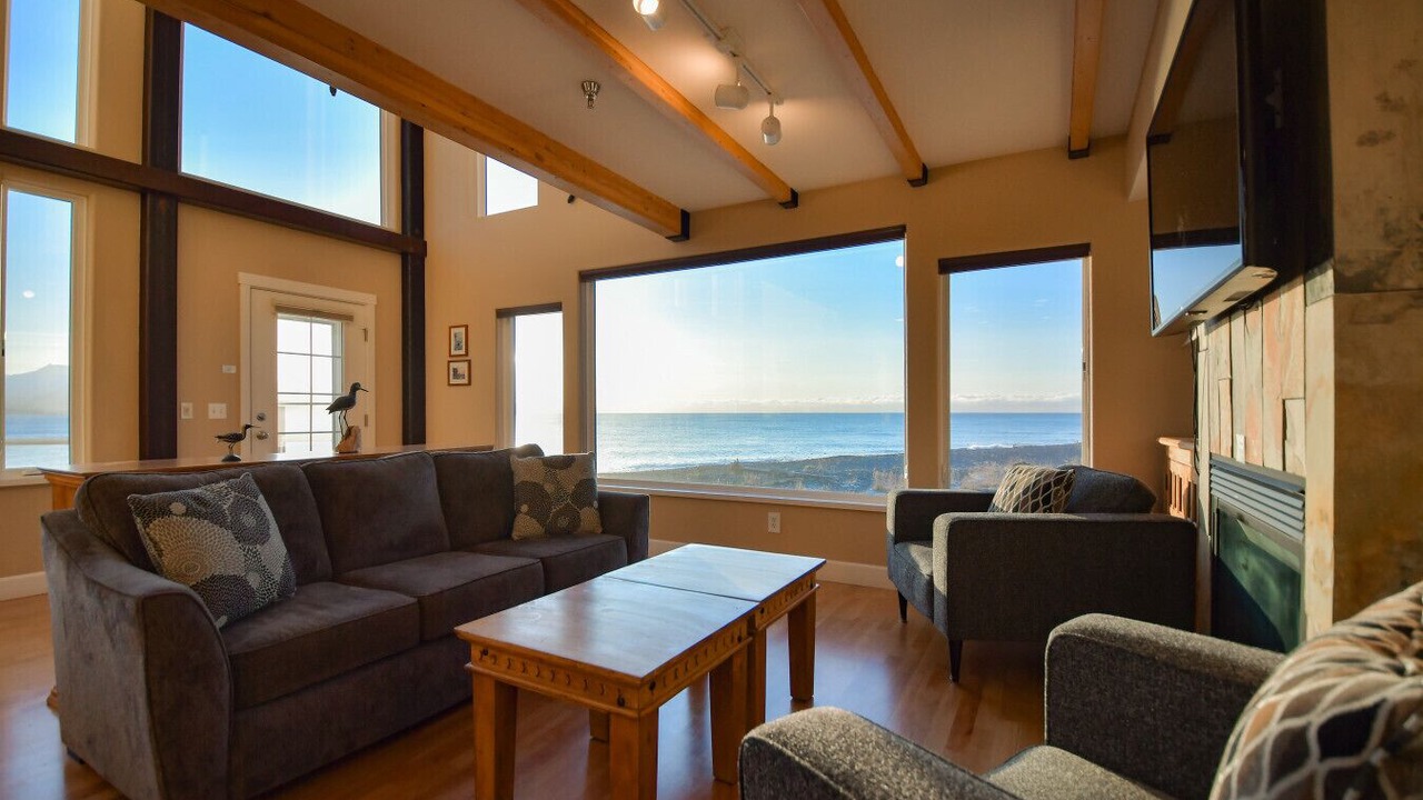 Photo of Livingroom in Homer