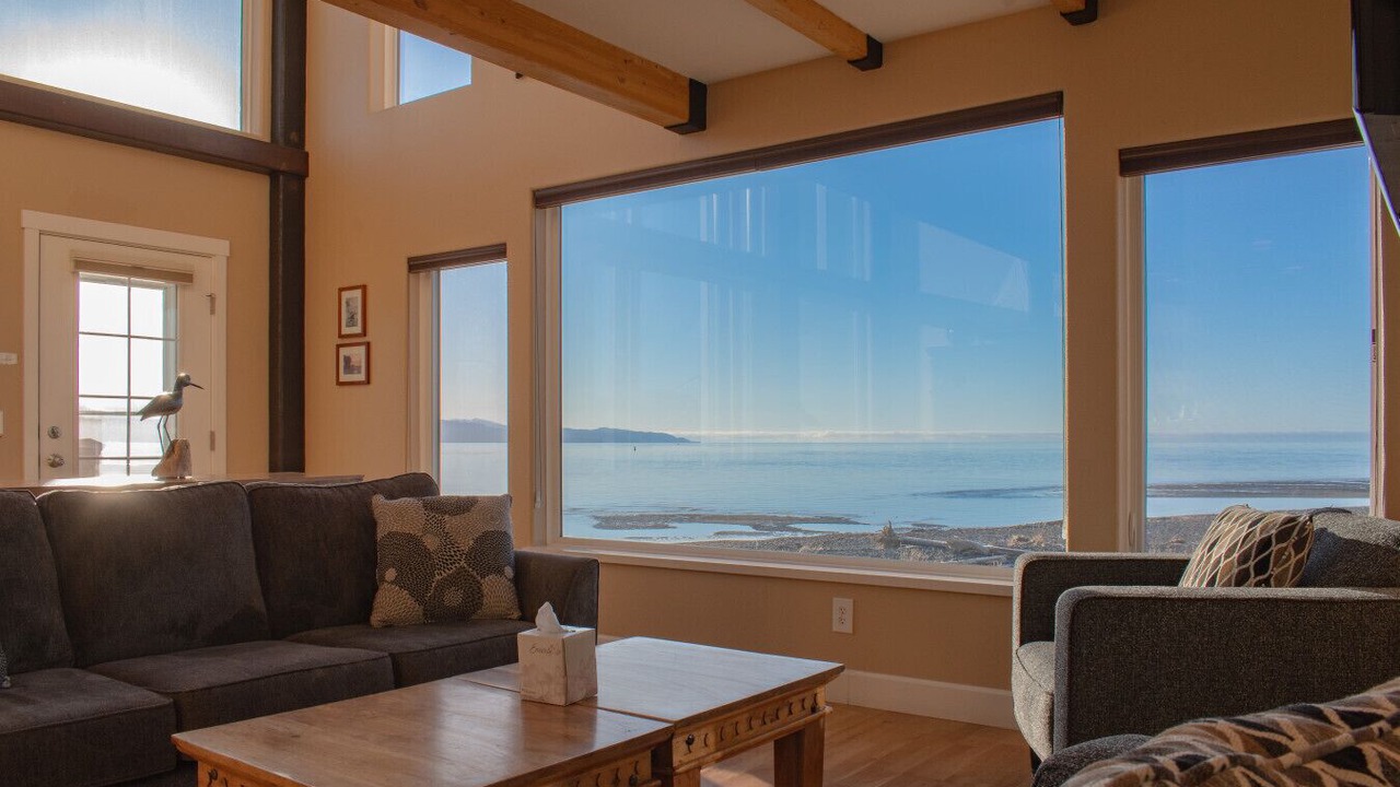 Photo of Livingroom in Homer