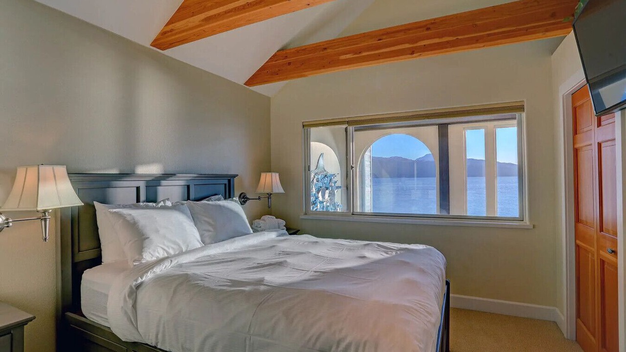 Photo of Bedroom in Homer