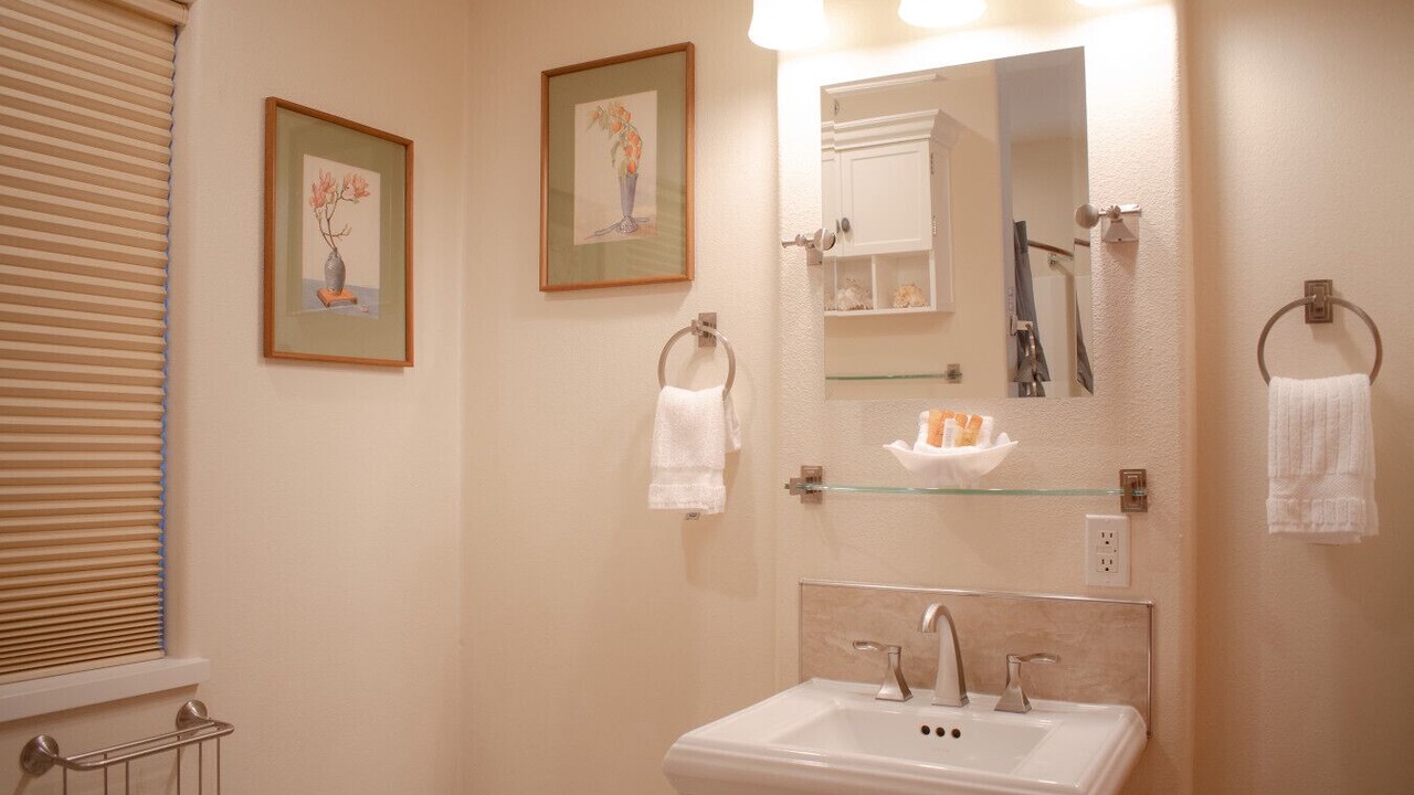 Photo of Bathroom in Homer