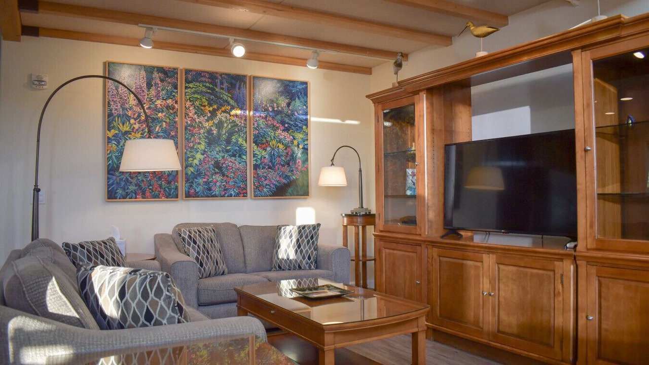 Photo of Livingroom in Homer