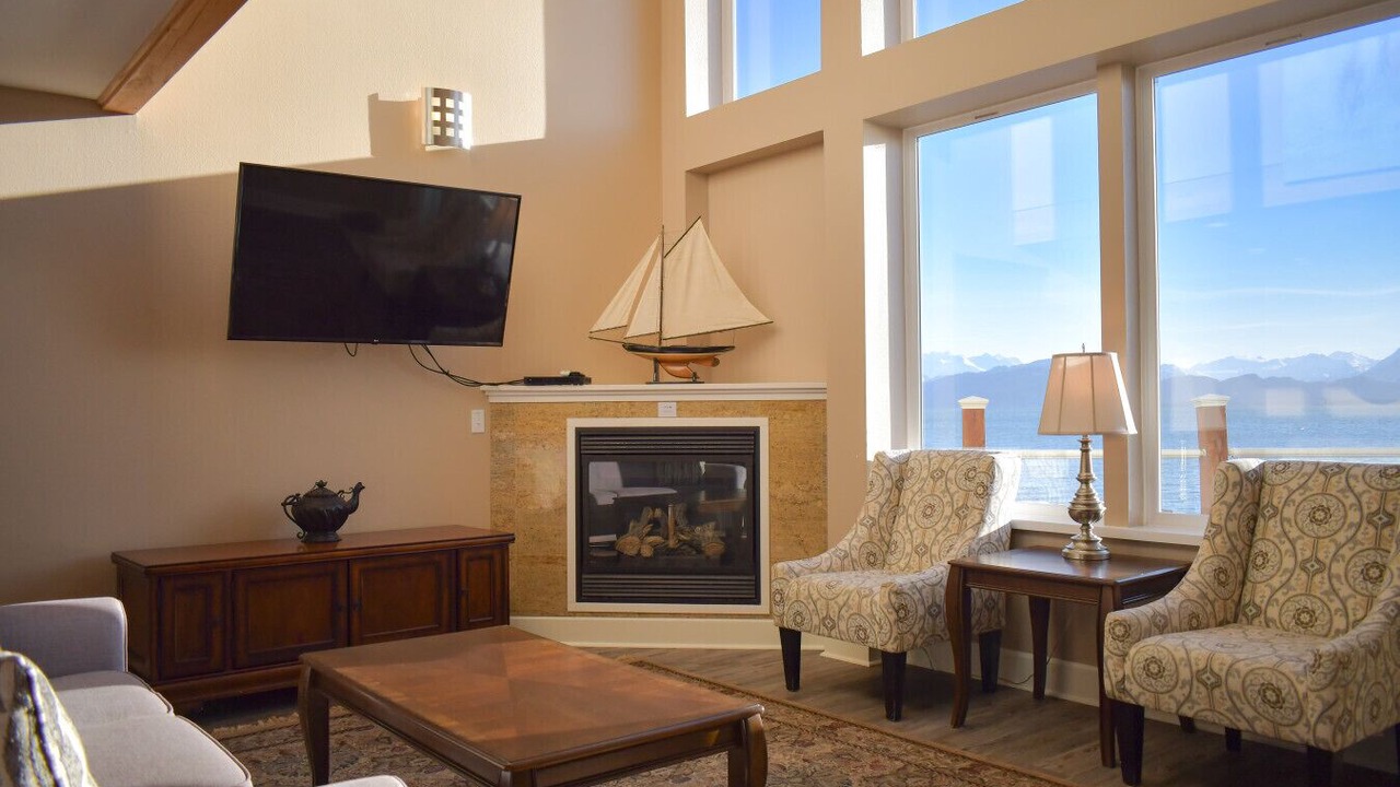 Photo of Livingroom in Homer