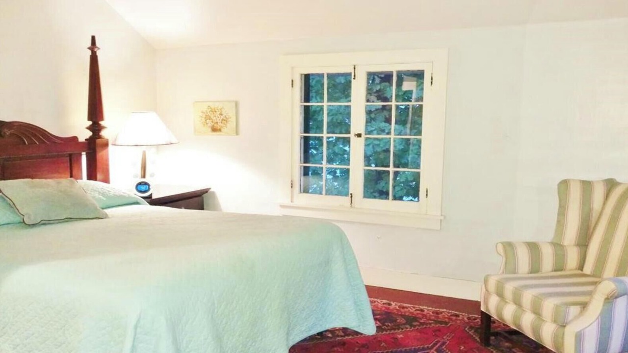 Photo of Bedroom in Town of Benton