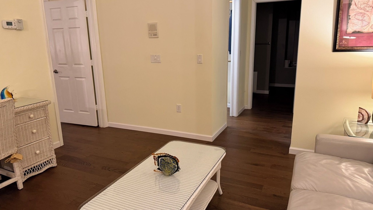 Photo of Livingroom in Golden Beach