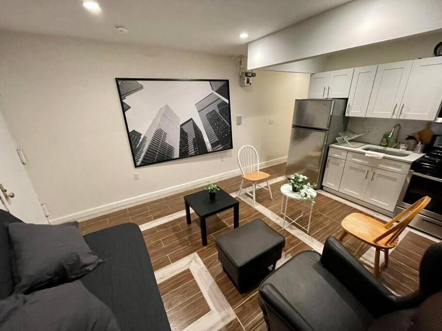 Photo of Livingroom in Hunters Point