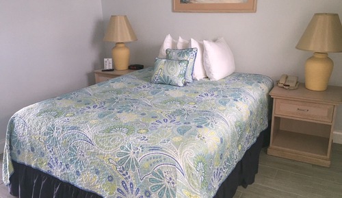 Room, Pool View (1 Queen Bed, 1st Floor)