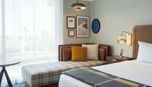 Classic Room, 1 King Bed, Tower (Mobility Accessible, Roll-in Shower)