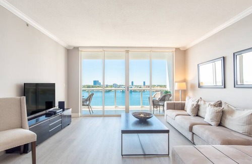 Sunny Isles Beach Condo | Cozy and spacious condo with amazing intracoastal views. WIFI + Parking