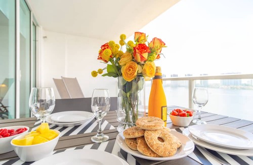 Sunny Isles Beach Condo | Quiet marine condo with breathtaking views of the bay | WIFI + Parking
