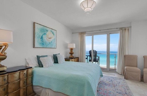 Destin Condo | Sterling Sands - Gulf front - Sleeps 8 - Three Bedroom - 3 Bath