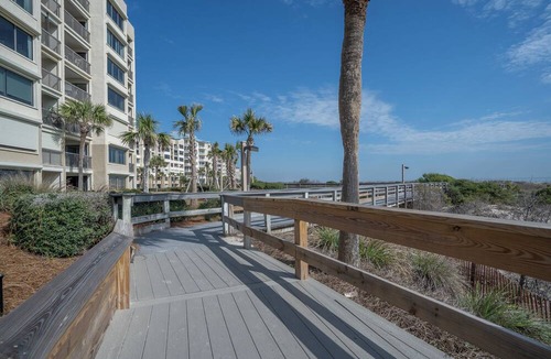 Amelia City Condo | The Perfect Getaway - Steps to Beach and Pool!