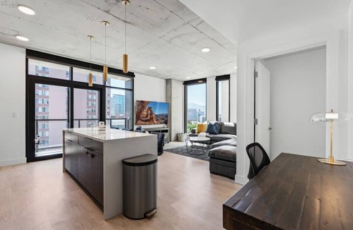 Rio Grande Apartment | Delta Center 2Bd/2Bath/Pool/Gym!