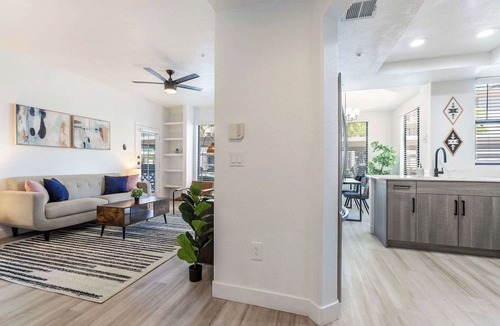 Desert Paradise Estates Apartment | 2BR CozySuites at Kierland Commons with pool #02