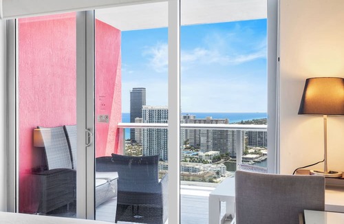 Hallandale Beach Apartment | ★ Intracoastal Dream Stay/Stylish 2BR with Spectacular Views-25 min to FIFA!