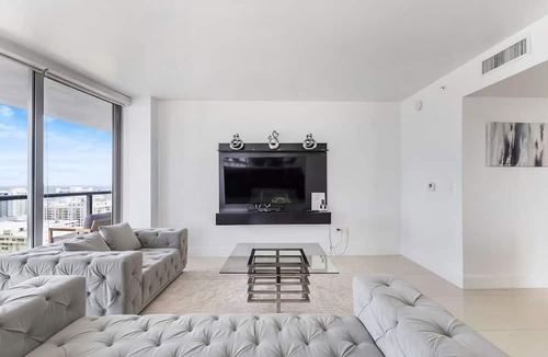 Hallandale Beach Condo | Sleek & Spacious 3-BR Condo at Miami's Beachwalk Resort