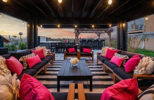 Vilano Beach House | Seaside Rose Luxury Direct Ocean Front, Heated Pool, Hot Tub, Downtown, Game Room, Sleeps 28, Pets