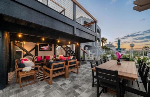 Vilano Beach House | Seaside Rose Luxury Direct Ocean Front, Heated Pool, Hot Tub, Downtown, Game Room, Sleeps 28, Pets
