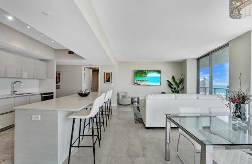 Hallandale Beach Apartment | Beachwalk Resort
