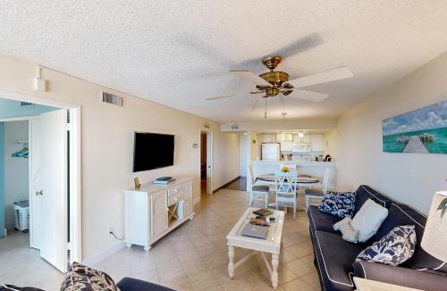 Stuart Apartment | Pelican #1109