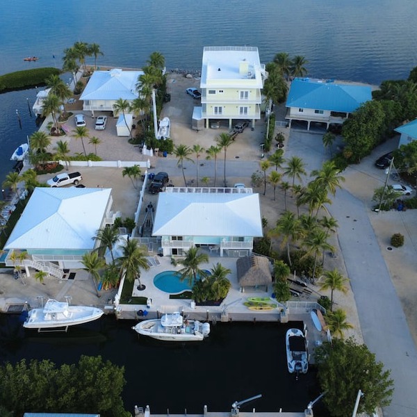 Open Water views, 80' dock Private Pool Ice machine DIRECT ACCESS open water