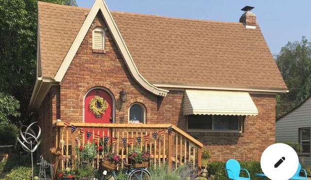 Charming 2-bedroom house with in lovely Salt Lake, close to everything